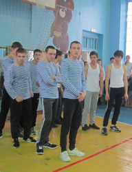 Владимир Дмитриев приобрел для школы № 38 волейбольные мячи